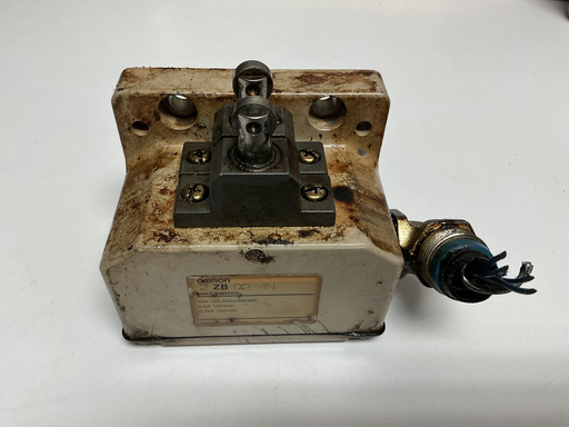 Omron 2ZBQ2-4N Limit Switch